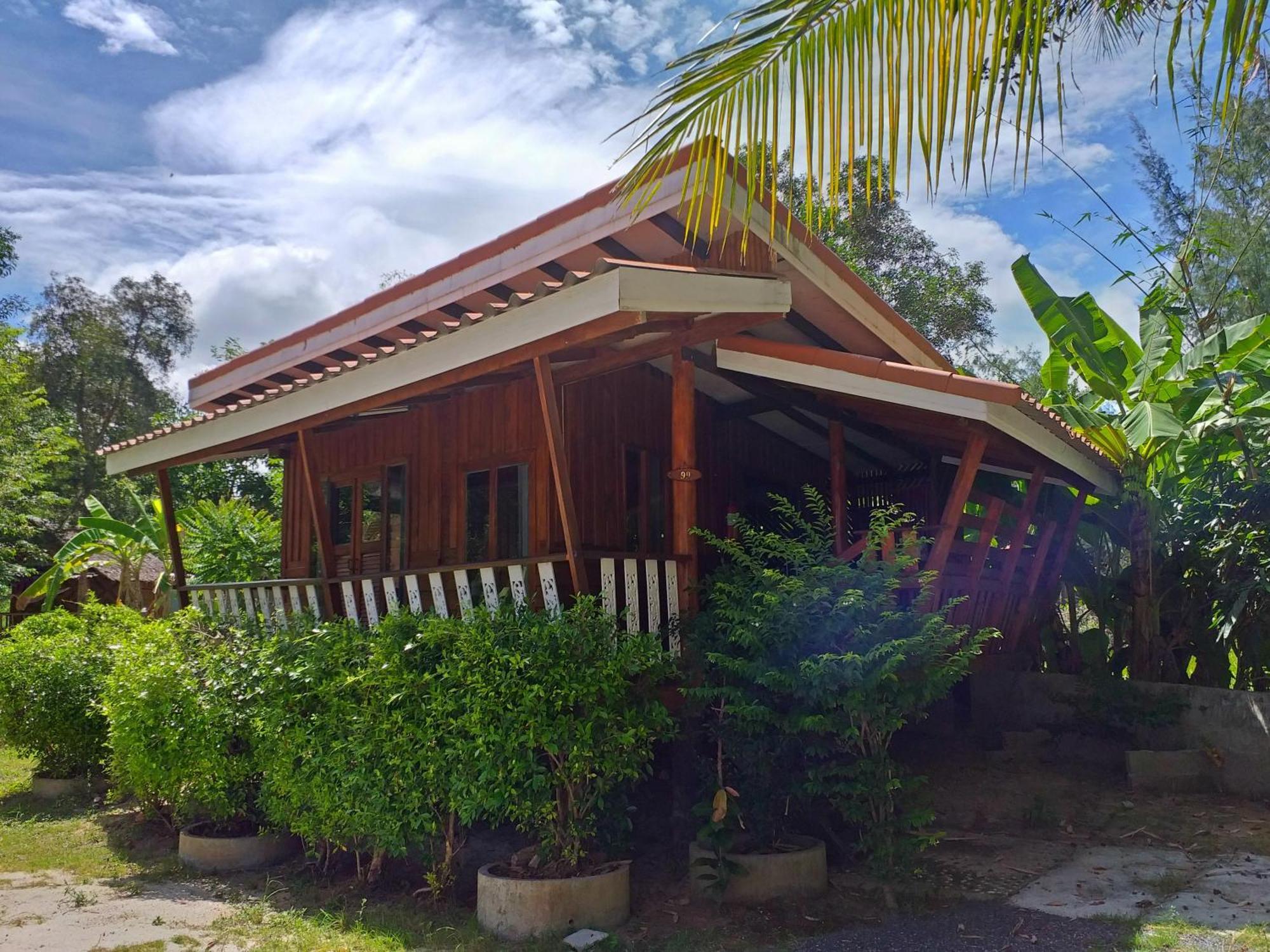 The Ford Sunset Beach Resort Wok Tum Exterior photo