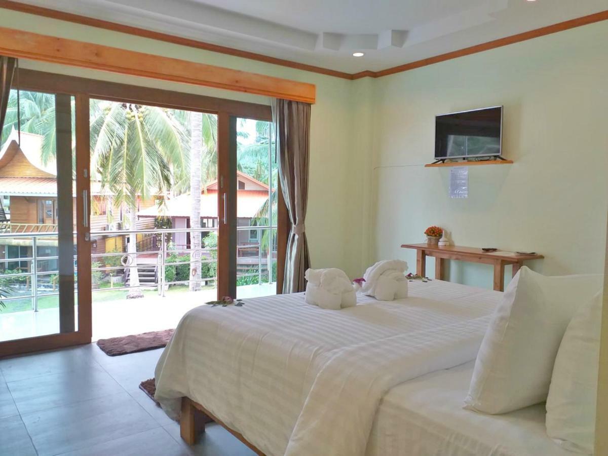 The Ford Sunset Beach Resort Wok Tum Exterior photo