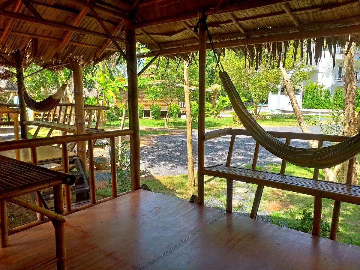 The Ford Sunset Beach Resort Wok Tum Exterior photo
